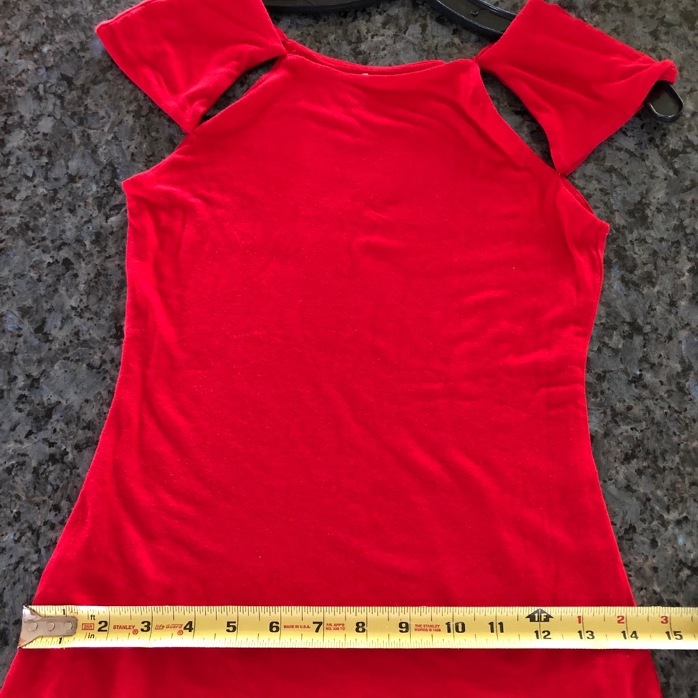 Red top - Picture 4 of 4